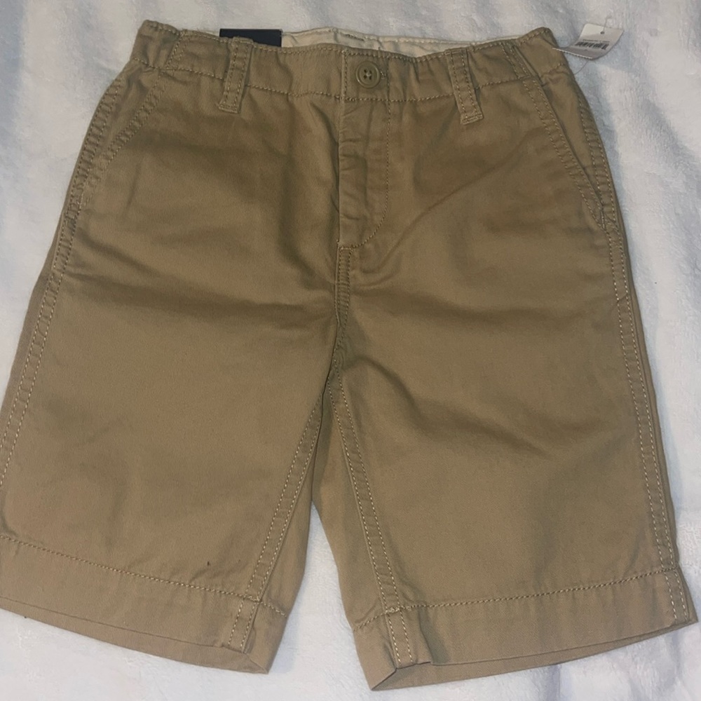 GAP NWT Kids short sz 7Regular